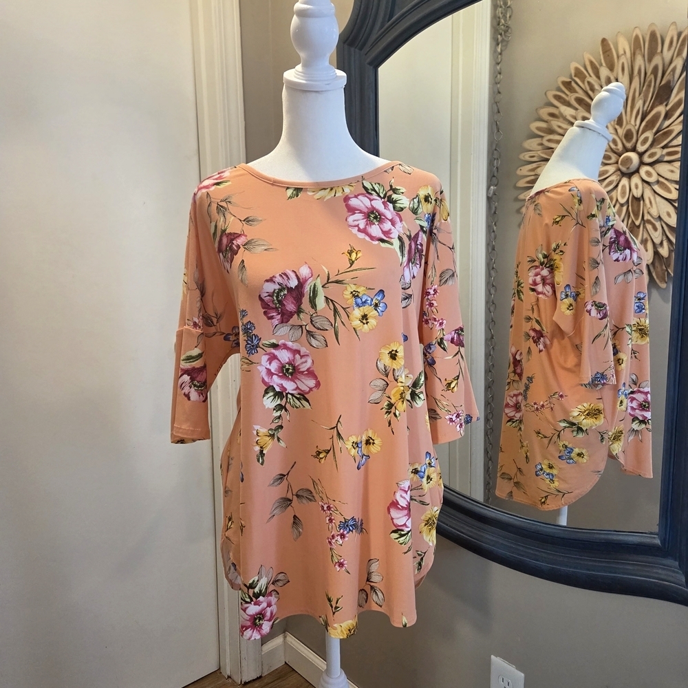 BomBom Peach Floral Tunic Top - Women's Relaxed Scoop Neck Blouse 3/4 Sleeve